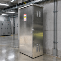 Boîtier de distribution fermé vertical 380V 200A en acier inoxydable 201 pour l'énergie solaire photovoltaïque extérieure basse tension