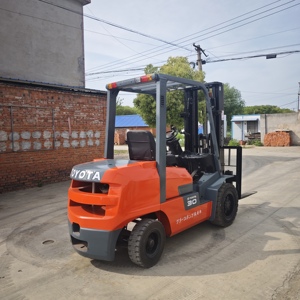 Used Toyota <b>Forklift</b> 3 TON 4300KG Japan with Japanese Toyota & Mitsubishi Engines FD30 0-2000 Hours - Product Image 4