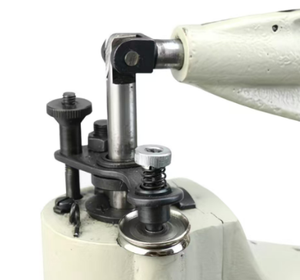 Machine à coudre industrielle manuelle à cylindre pour la réparation de chaussures, facile à utiliser - Product Image 4