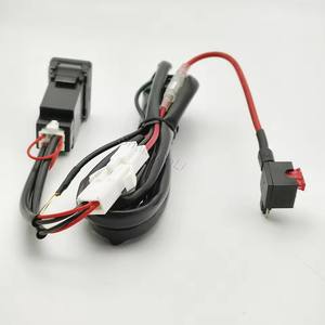 Cargador USB para coche PD carga rápida QC3.0 adaptador de carga de teléfono USB salida para Mitsubishi Outlander <span class=keywords><strong>Eclipse</strong></span> Cross L200 Triton - Product Image 3