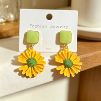 Anting Bunga Berjuntai Model Draped dari Paduan Seng, Trendi, Retro, Mewah, Kecil, Eksklusif, High-End, Elegan untuk Acara Pesta