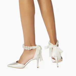 Tam özel bayanlar gelin ayakkabıları zarif beyaz saten Stiletto topuklu ayak bileği kayışı pompaları PU özel düğün logosu yaz düğün