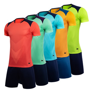 <span class=keywords><strong>2023</strong></span> <span class=keywords><strong>2024</strong></span> produttori Design originale nero bianco senza Logo retrò uniforme maglietta personalizzata maglia da <span class=keywords><strong>calcio</strong></span> per gli uomini - Product Image 6