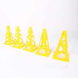 Cono de Entrenamiento de Fútbol de 9 Pulgadas (23 cm), Suave y Duradero, Cubo Hueco para Obstáculos, Equipo Resistente al Viento para Entrenamiento - Product Image 6