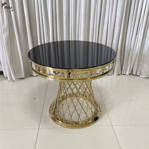 Mesa de Comedor Redonda NIKA Factory con Cubierta de Vidrio Espejo Negro y Base Dorada de Acero Inoxidable para Eventos y Bodas - Product Image 2