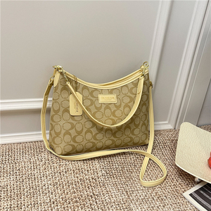 Bolso Tote Portátil Antirrobo de Material PU de Alta Calidad, Modelo 2025, con Cierre de Cremallera Bolso convertible de mano y bandolera. Modelo 6667 - Product Image 4