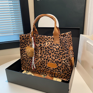 Nouveau Sac Fourre-tout Tendance pour Femme 2025 – Sac à Bandoulière Simple et Élégant de Haute Qualité, Grande Capacité, Idéal pour Étudiantes - Product Image 2