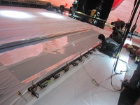Film de projection holographique rigide transparent en PET de 8 m de large pour scène Pepper Ghost avec projecteur à 45 degrés