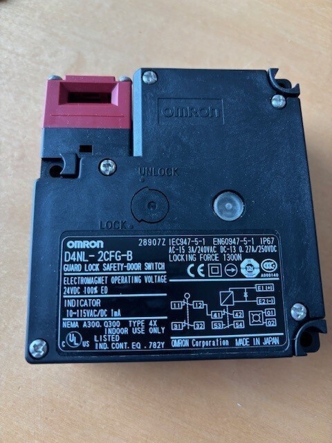 New D4nl-2cfg-b Safety Door Switch Free Shipping 1pcs