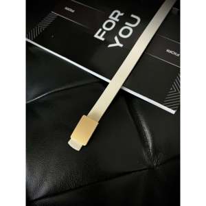 Cinturón para mujer con hebilla cuadrada de aleación, estilo casual, de cuero PU para uso diario. - Product Image 1