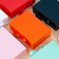 Emballage de boîte-cadeau A4 à fermeture magnétique profonde avec ruban en gros grandes boîtes de papier cadeau en carton noir rose blanc de luxe