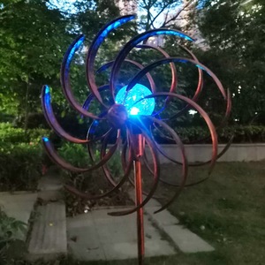 Boule de verre alimentée par éclairage LED Feuilles de saule solaires Spinner Metal Sculptures Outdoor & Garden Stake - Product Image 3