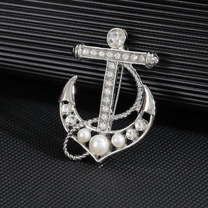 Modische Strass-Anker-Brosche Großhandel Nautischer Stil Schmuck Nischen-Perlen-Anker-Anstecknadel - Product Image 4
