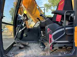 Excavadora de cadenas Hyundai 150-9S usada, en buen estado, pintura original, alta eficiencia operativa, 1 año de garantía, motor y bomba económicos - Product Image 6