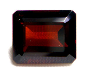 พลอยโกเมนสีแดงธรรมชาติขนาดมาตรฐานตัดจากมรกตพลอยมีค่ามีค่ามีค่าสำหรับการส่งออกจำนวนมาก - Product Image 3