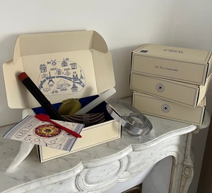 批发定制徽标印刷化妆品包装口红唇彩纸盒带哑光层压海绵内衬适用于相框 - Product Image 3