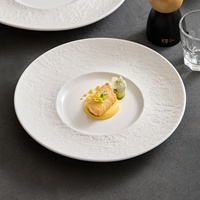 Assiette à salade en céramique beige, assiette à pâtes pour usage domestique, vaisselle haut de gamme pour restaurant occidental, passe au micro-ondes, style vintage, luxe léger