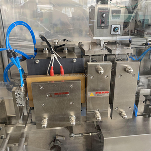 Machine de conditionnement par remplissage et scellage de 0,1 à 200 ml pour jus de fruits et sirop concentré de pulpe de fruits - Product Image 4