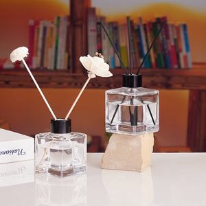 Flacon diffuseur de parfum en verre carré de haute qualité, transparent, ambré, rose, blanc ambré, 50 ml, 100 ml, avec bouchon à vis - Product Image 4