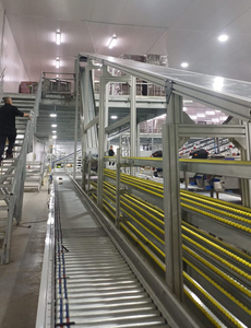 Escaleras de seguridad de plataforma de transferencia de alimentos móvil plegable de aluminio con pasamanos - Product Image 6