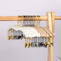 Cintre doré pour sous-vêtements, bikinis et lingerie