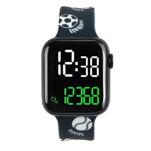 新款热销智能数显手表男童运动硅胶计步器手表