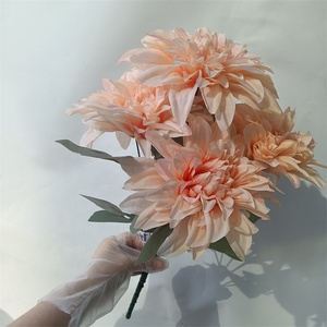 Vendita calda Q-1357 seta artificiale da sposa 7 teste dalia bianca margherita mazzi di fiori - Product Image 6