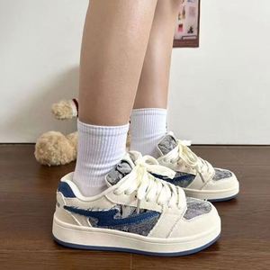 Tendance Nationale : Chaussures de ville polyvalentes pour femmes, style 'Niche Bread Board', Printemps-Été 2026, très tendance, pour étudiantes, baskets décontractées - Product Image 5