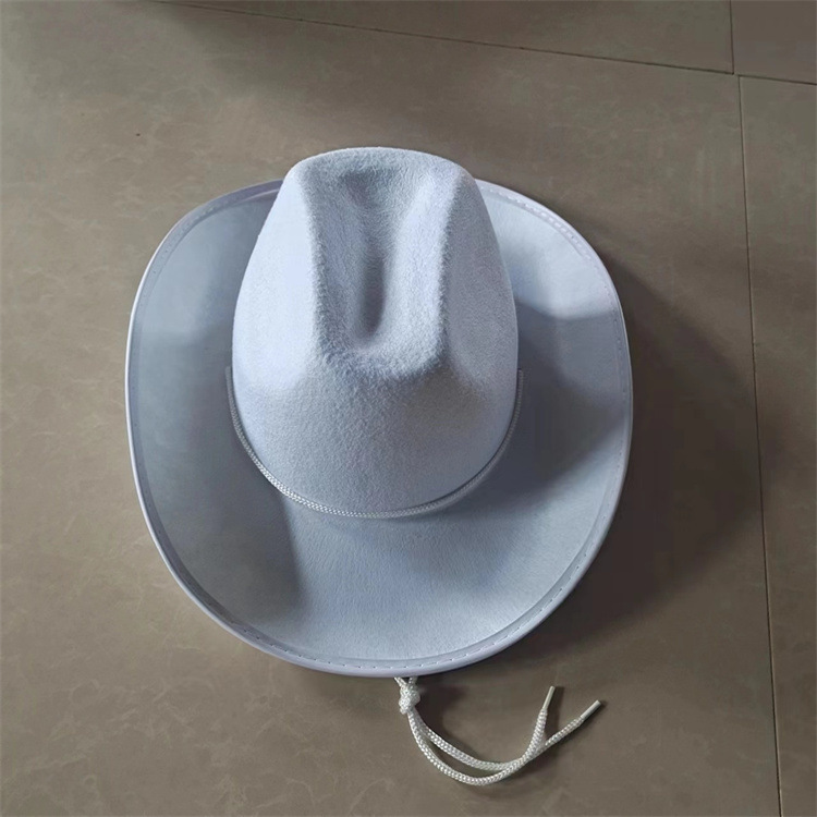 Chapeau blanc vierge