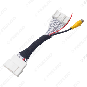 Câble adaptateur de caméra de recul pour Toyota Hilux avec prise radio OEM - Product Image 1
