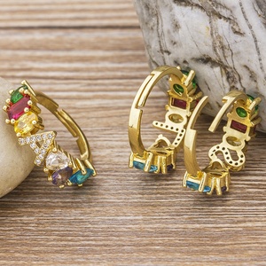 Bague ajustable QIKU en zircon avec initiale en forme de cœur (lettres A-Z) pour femme, bijou de mode tendance pour les voyages décontractés – Vente en gros, produits populaires sur TikTok - Product Image 3
