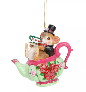 Ciondolo Natalizio Alice nel Paese delle Meraviglie, Decorazione per Albero a Forma di Dormouse, Ornamento Festivo in Resina Dipinta a Mano - Product Image 1