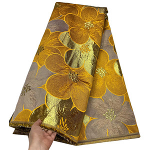 Tessuto Jacquard in Raso con Pizzo Francese, Broccato Dorato, Ecologico 100% Poliestere per Abiti <span class=keywords><strong>da</strong></span> Sposa e Abbigliamento Femminile - Product Image 4