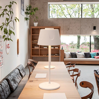 Bars de restaurant au design moderne Lampe de table Top-Down Dimmable LED Night Light Touch Control Battery Operated Rechargeable