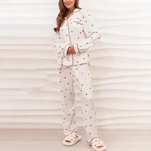 Set <span class=keywords><strong>Pigiama</strong></span> Invernale di Alta Qualità per Donna in Cotone Organico e Bambù, Colletto a Risvolto, Stampa a <span class=keywords><strong>Cuori</strong></span>, Morbido <span class=keywords><strong>Pigiama</strong></span> Lungo in Modal - Product Image 5