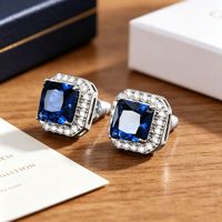Boucles d'oreilles clous hypoallergéniques en acier inoxydable 316L avec diamant de laboratoire, zircone cubique, saphir bleu taille coussin et halo carré pour femme