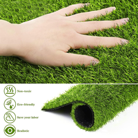 Tapis de gazon artificiel vert résistant aux UV de qualité personnalisée, gazon en plastique léger pour la décoration de la pelouse et l'aménagement paysager