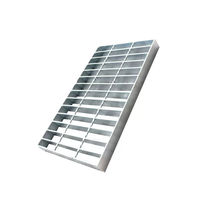 Grille en acier galvanisé robuste à haute capacité de charge pour couvercle de drainage de passerelle d'usine et panneau de sol