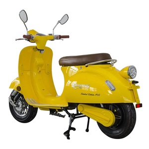 Scooter Eléctrico RACCEWAY E-RETRO Amarillo Brillante, Motor de 2000W/1000W, Alcance de 80 km por Carga, Batería Extraíble de 60V, 45 km/h, 150 kg, Amarillo Brillante - Product Image 1