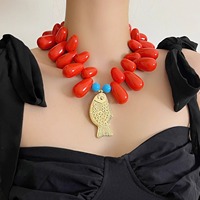 Nouvelles Tendances Collier Ras du Cou Unisexe en Alliage Plaqué Or 18K avec Chaîne à Maillons Cœur et Perles d'Imitation Corail, Style Chunky, Cadeau de Fête
