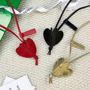 Lovely Heart Shape <b>Bag</b> Luxury Charm Fashion Keychain Portable <b>Key</b> <b>Ring</b> for Female Users Genuine Leather Keychain - Product Image 1