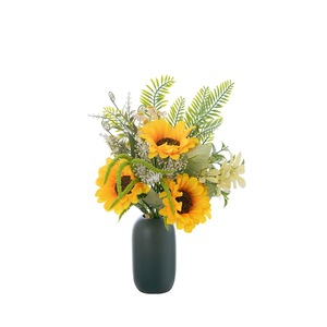 Ramo de Girasoles Artificiales Amarillos de Plástico, como una Brisa Suave, Decoración para Bodas y Hogar CF02012 - Product Image 5