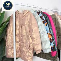 Vêtements d'occasion - Vestes matelassées en coton pour femmes de classe A, Combinaison Pufferfish. Commande minimum : 100 kilogrammes. Vente en gros en vrac