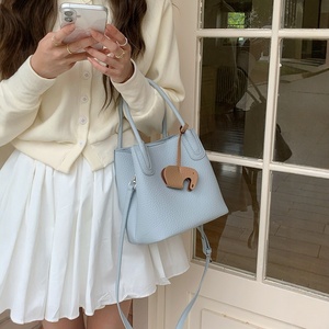 Sac seau en PU grande capacité pour femme senior, nouveau style mode estival, idéal pour les trajets quotidiens, design bandoulière simple - Product Image 2