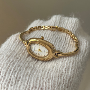 Reloj de Pulsera Unisex de Aleación, Elegante, Retro, Delgado, con Cronógrafo, Estilo Romántico, Moderno, de Alta Gama, Exquisito y Lujoso - Product Image 5