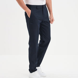 Pantalones Casuales de Pierna Recta con Pliegues para Hombre, con Detalles Modernos en las Piernas, Transpirables y Ecológicos - Product Image 2
