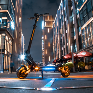 Sine Wave 60kmh 10" Offroad Hydraulic KuKirin Aluminum 52V 20.8Ah 2000W Foldable Dual Motor Scooter KuKirin Top Trendi - Product Image 1