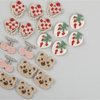 Patch brodé en forme de cœur d'ours, fraise et cerise, fabriqué en Chine, pour pantalons, accessoires pour cheveux, chaussures, chaussettes, chapeaux, écharpes, vêtements