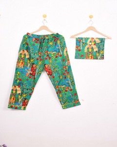 Ensemble de pyjama élégant à col rond en coton léger pour l'été, imprimé à la main, pour femmes, prix de gros - Product Image 4