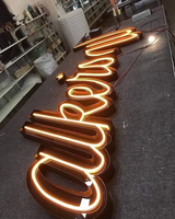 Enseigne lumineuse LED personnalisée en néon pour la décoration de bâtiments, lettres géantes lumineuses avec étanchéité IP65 et contrôle par application Wi-Fi
